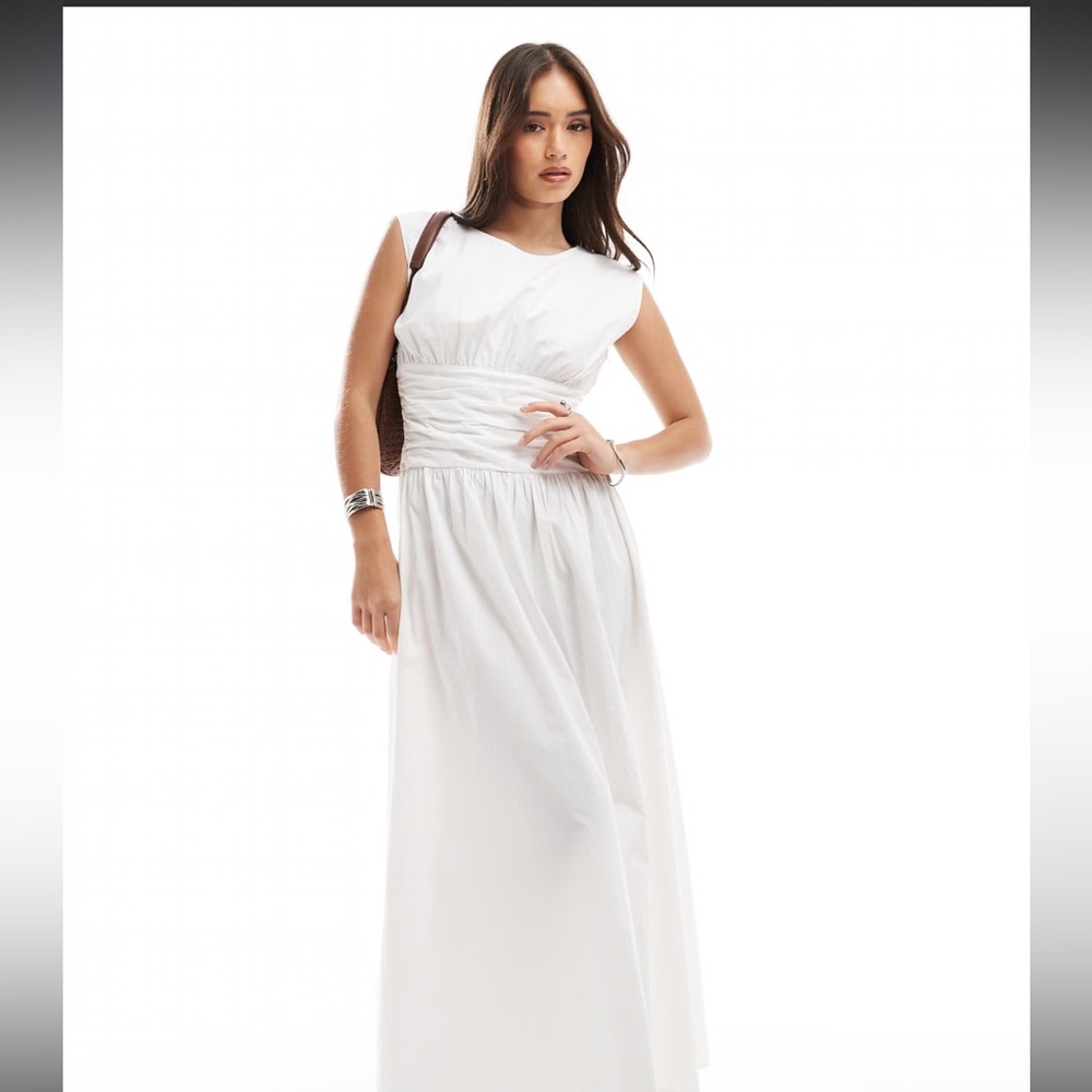 NWT Chic White Sleeveless Maxi Dress